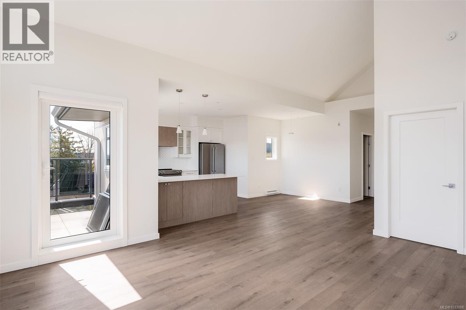 401 9716 Third St, Sidney, British Columbia  V8L 3A2 - Photo 5 - 1033088