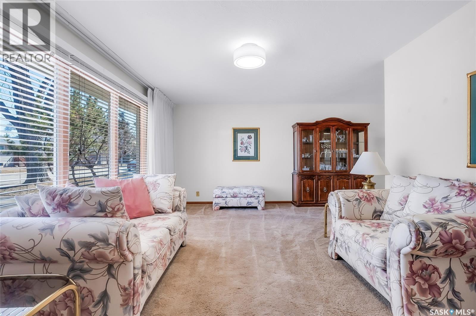 1217 J Avenue N, Saskatoon, Saskatchewan  S7L 2L7 - Photo 4 - SK033614