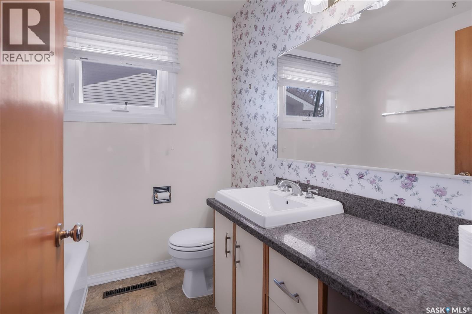 1217 J Avenue N, Saskatoon, Saskatchewan  S7L 2L7 - Photo 16 - SK033614