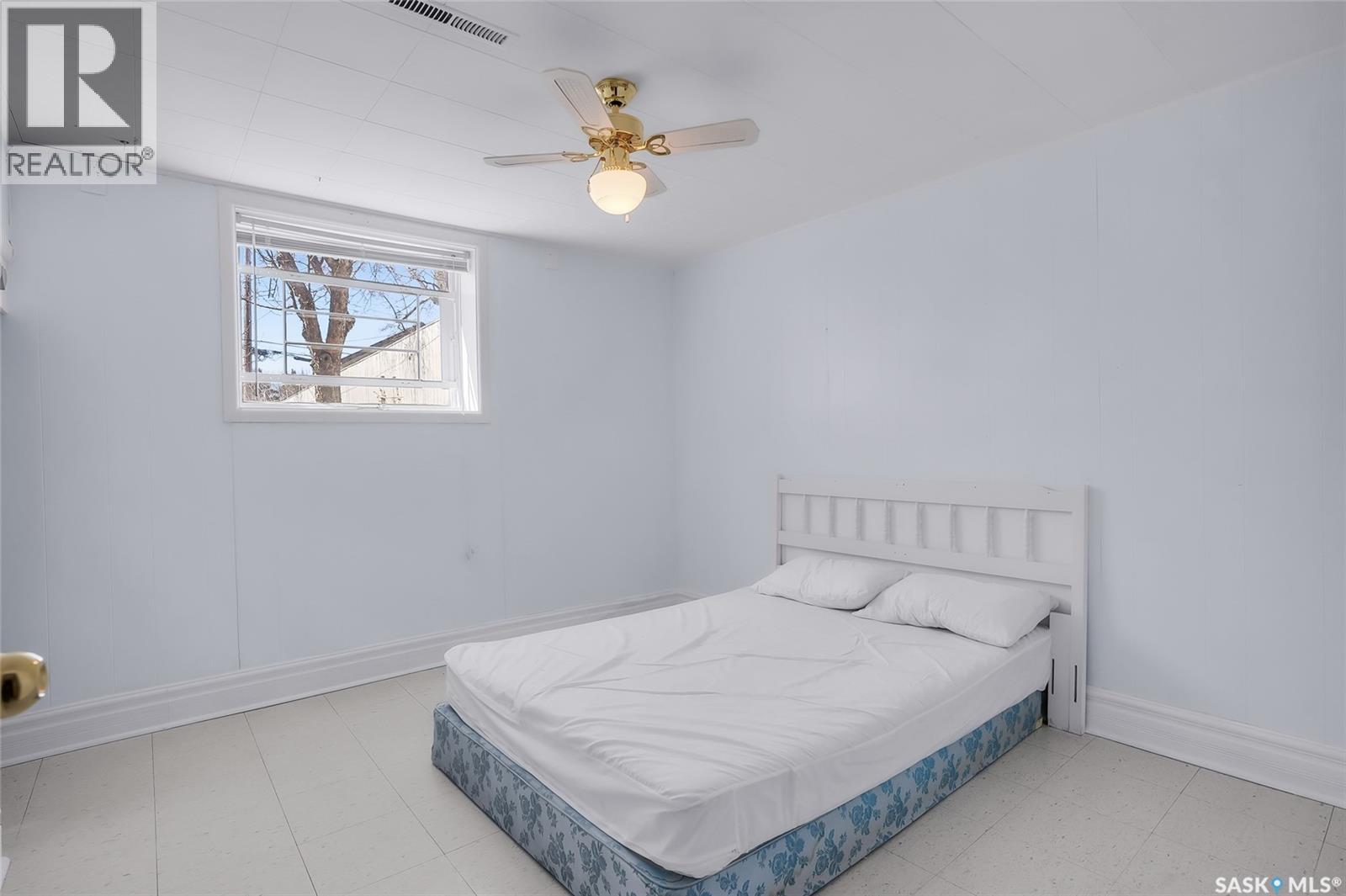 1217 J Avenue N, Saskatoon, Saskatchewan  S7L 2L7 - Photo 18 - SK033614