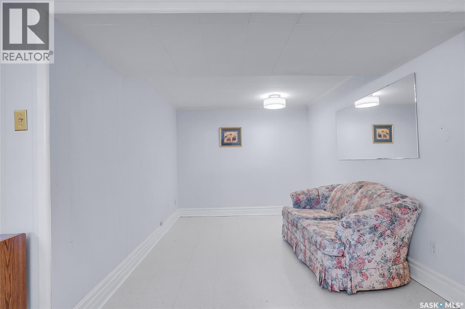 1217 J Avenue N, Saskatoon, Saskatchewan  S7L 2L7 - Photo 25 - SK033614