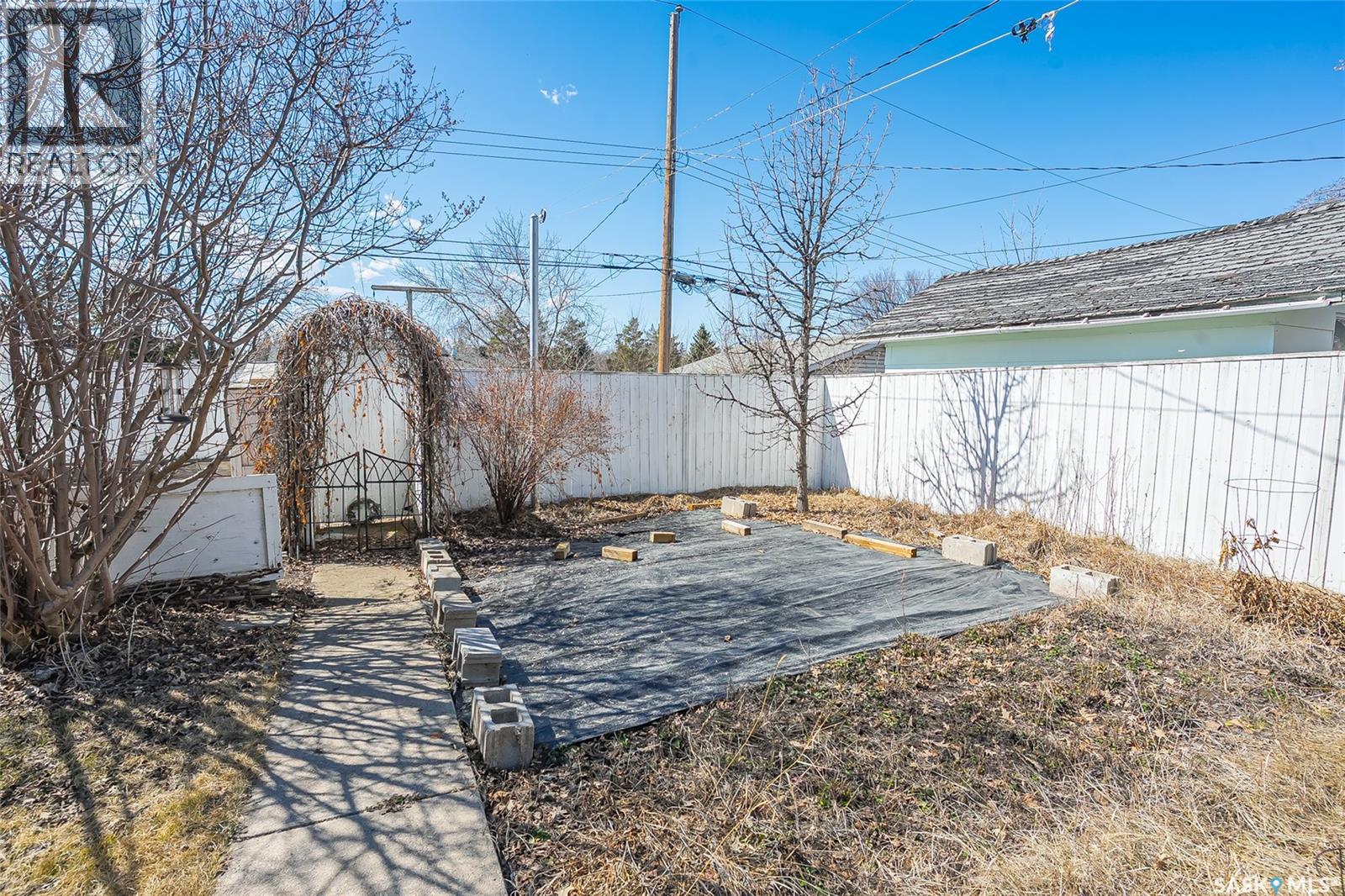 1217 J Avenue N, Saskatoon, Saskatchewan  S7L 2L7 - Photo 33 - SK033614