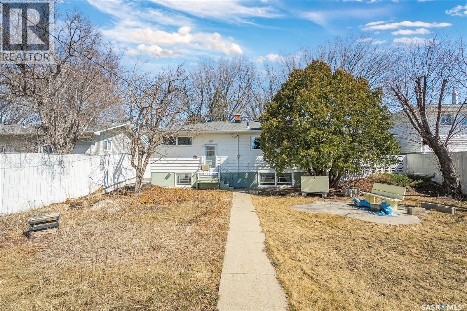 1217 J Avenue N, Saskatoon, Saskatchewan  S7L 2L7 - Photo 34 - SK033614