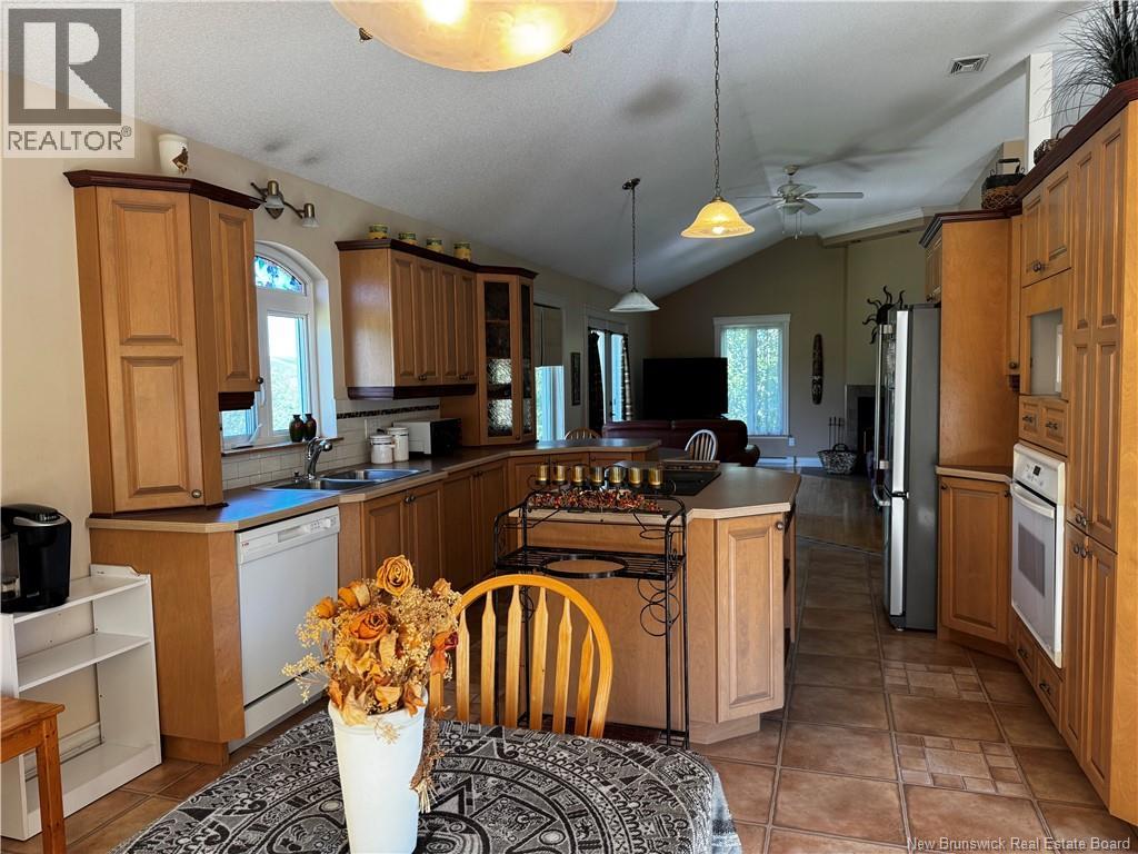86 Des Ormes Avenue, Edmundston, New Brunswick  E3V 4J9 - Photo 11 - NB122660