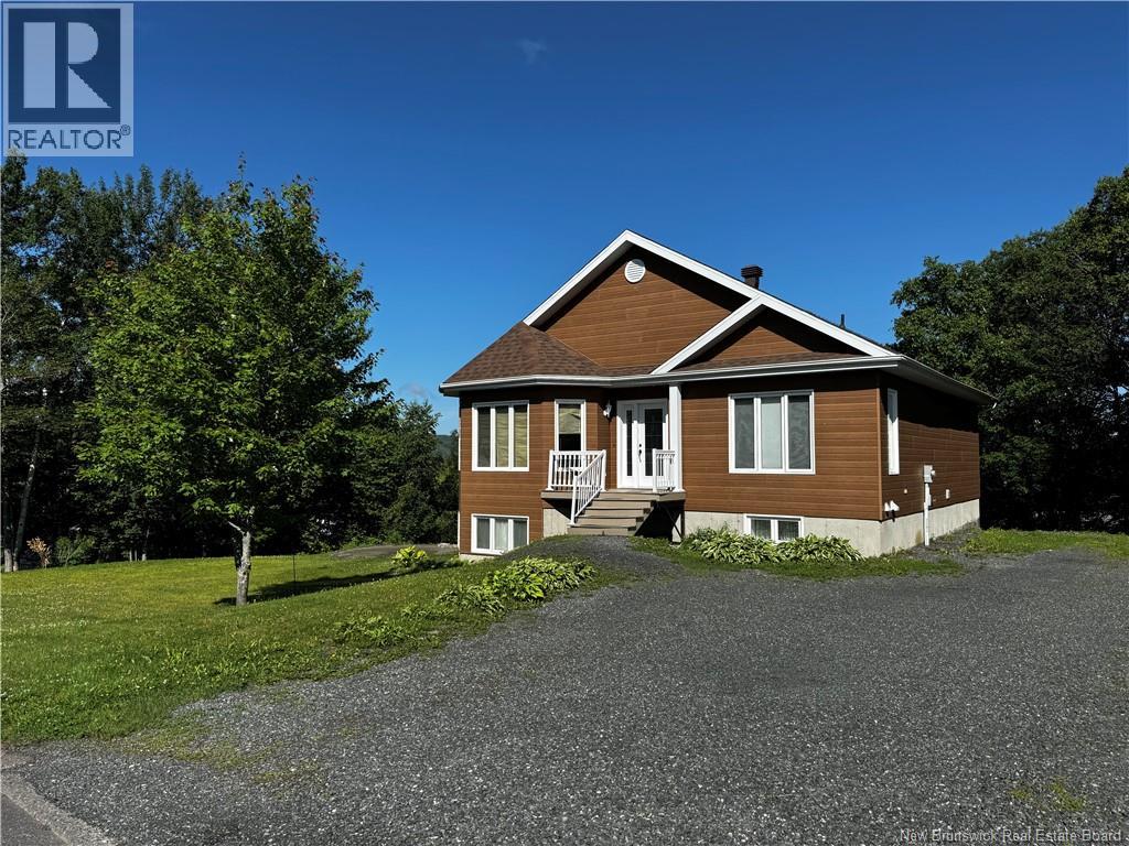 86 Des Ormes Avenue, Edmundston, New Brunswick  E3V 4J9 - Photo 2 - NB122660