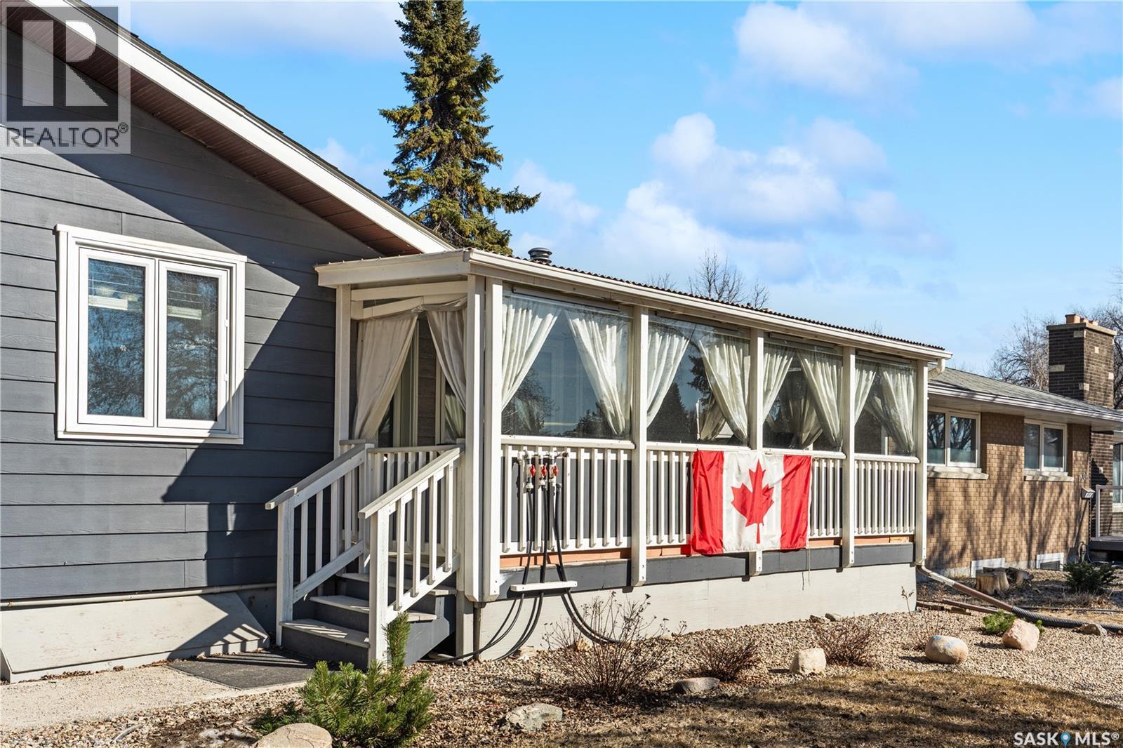 1306 W Avenue N, Saskatoon, Saskatchewan  S7K 0R3 - Photo 7 - SK033617