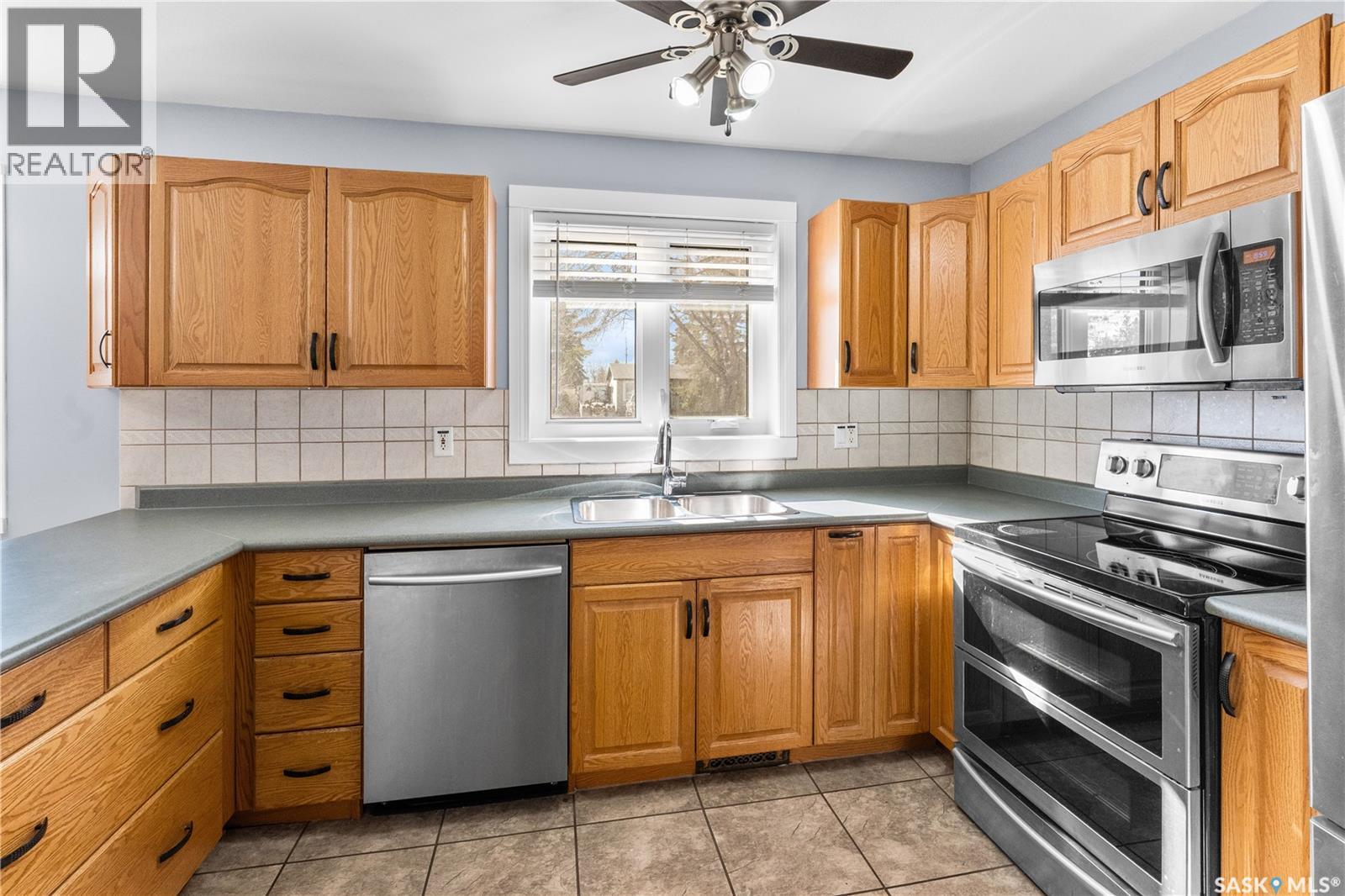 1306 W Avenue N, Saskatoon, Saskatchewan  S7K 0R3 - Photo 13 - SK033617