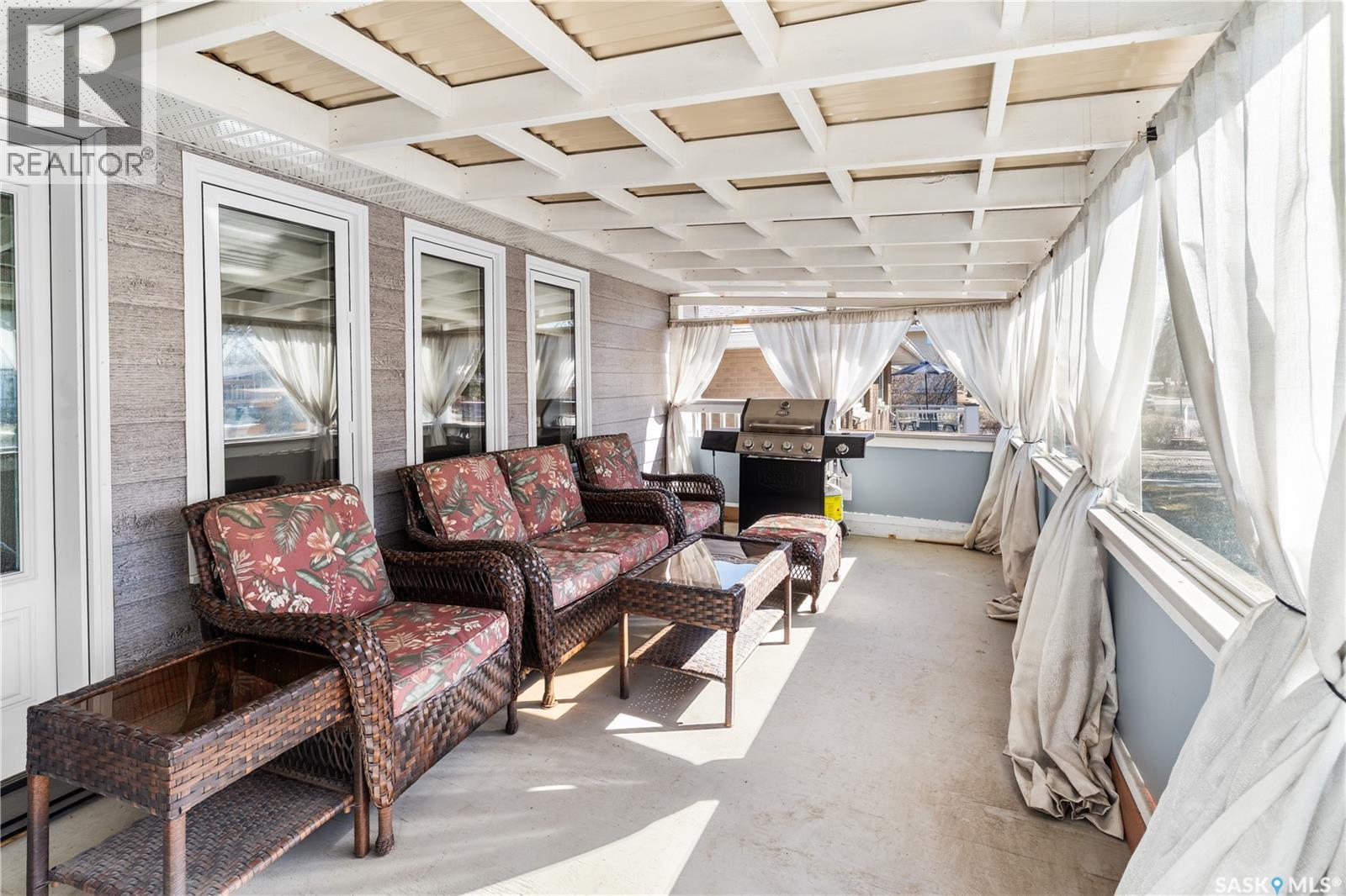 1306 W Avenue N, Saskatoon, Saskatchewan  S7K 0R3 - Photo 8 - SK033617