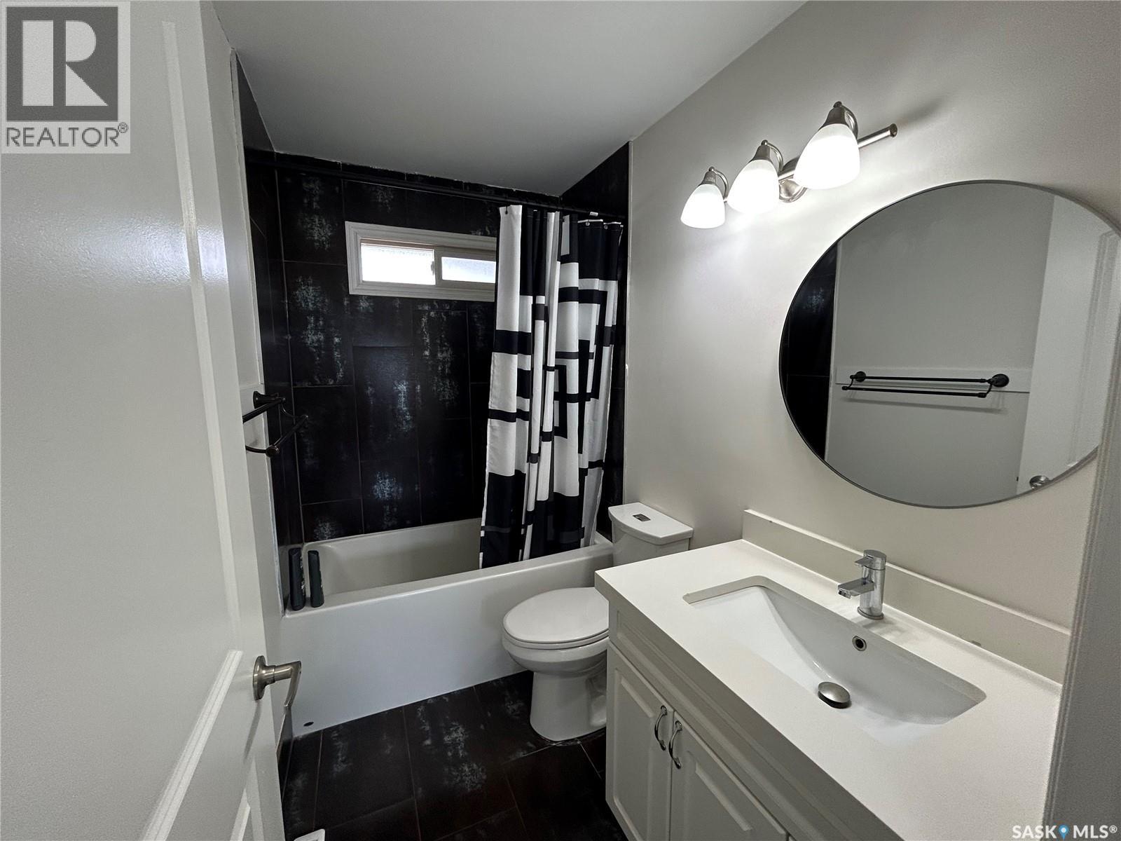 2616 Clarence Avenue S, Saskatoon, Saskatchewan  S7J 1M6 - Photo 12 - SK033619