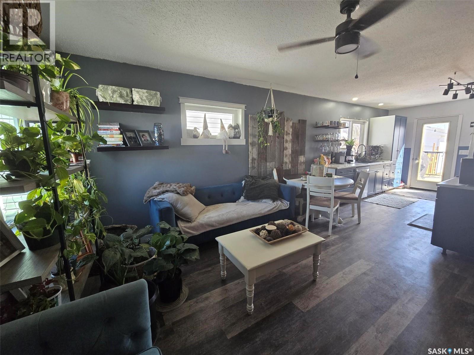 917 Qu'appelle Street, Grenfell, Saskatchewan  S0G 2B0 - Photo 6 - SK033622