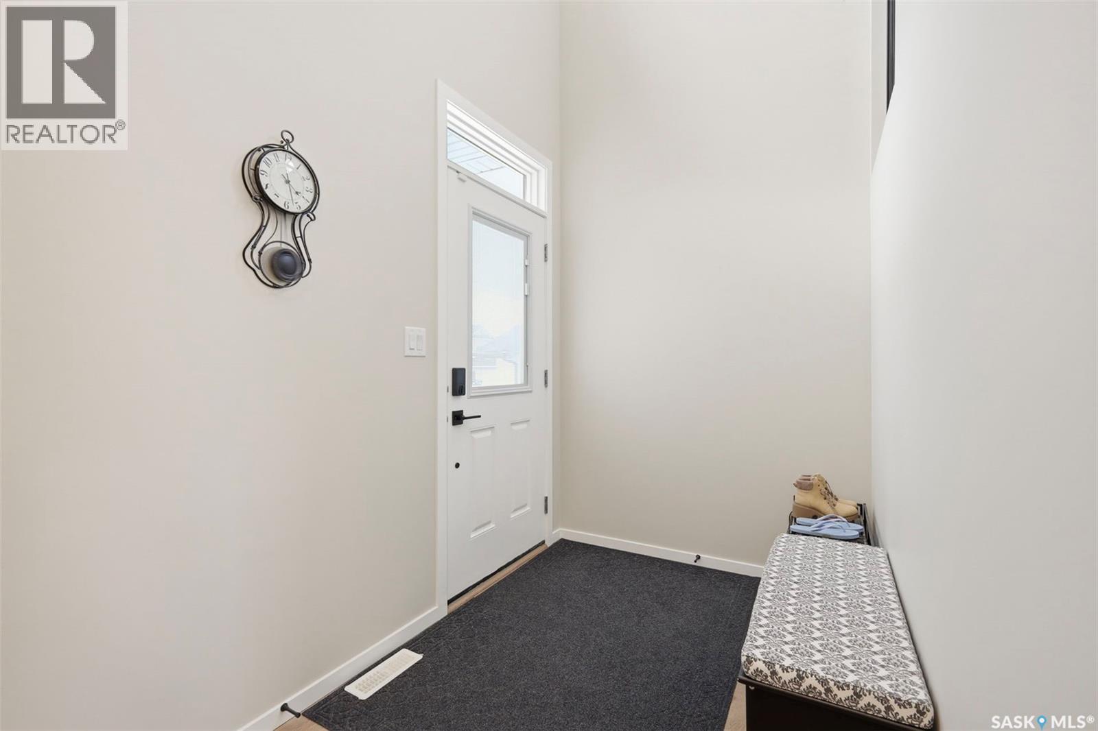 1019 Childers Court, Saskatoon, Saskatchewan  S7L 6T8 - Photo 3 - SK033623