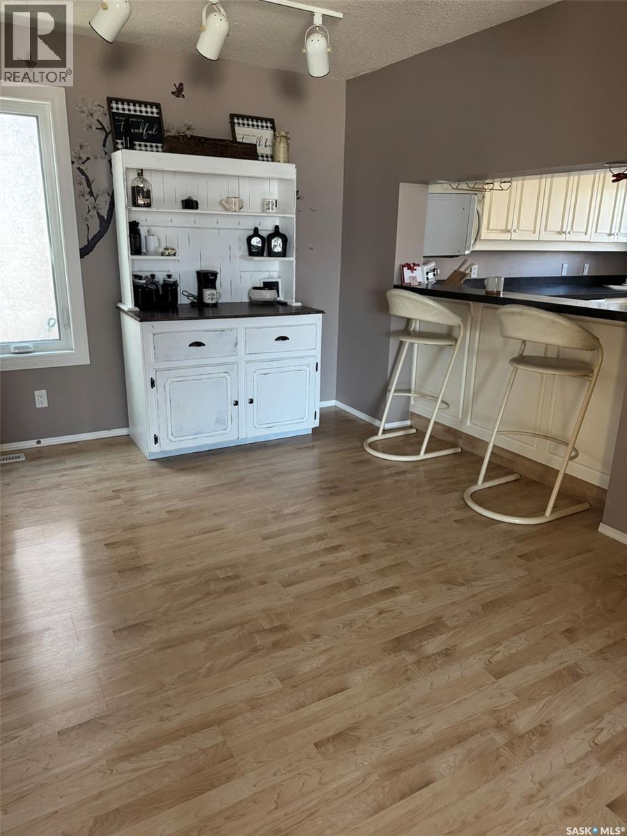 1160 Taisey Crescent, Estevan, Saskatchewan  S4A 2T6 - Photo 3 - SK033635