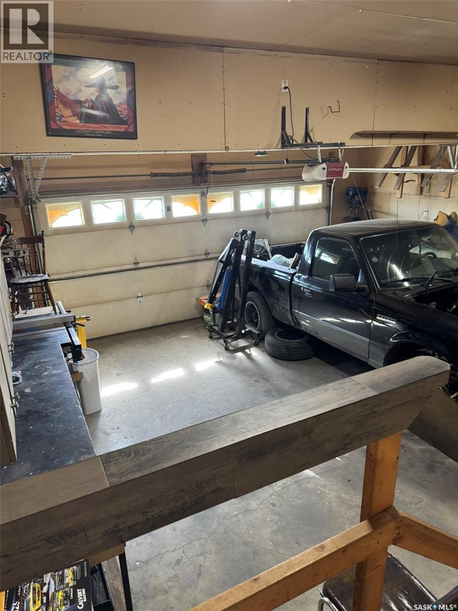 1160 Taisey Crescent, Estevan, Saskatchewan  S4A 2T6 - Photo 47 - SK033635