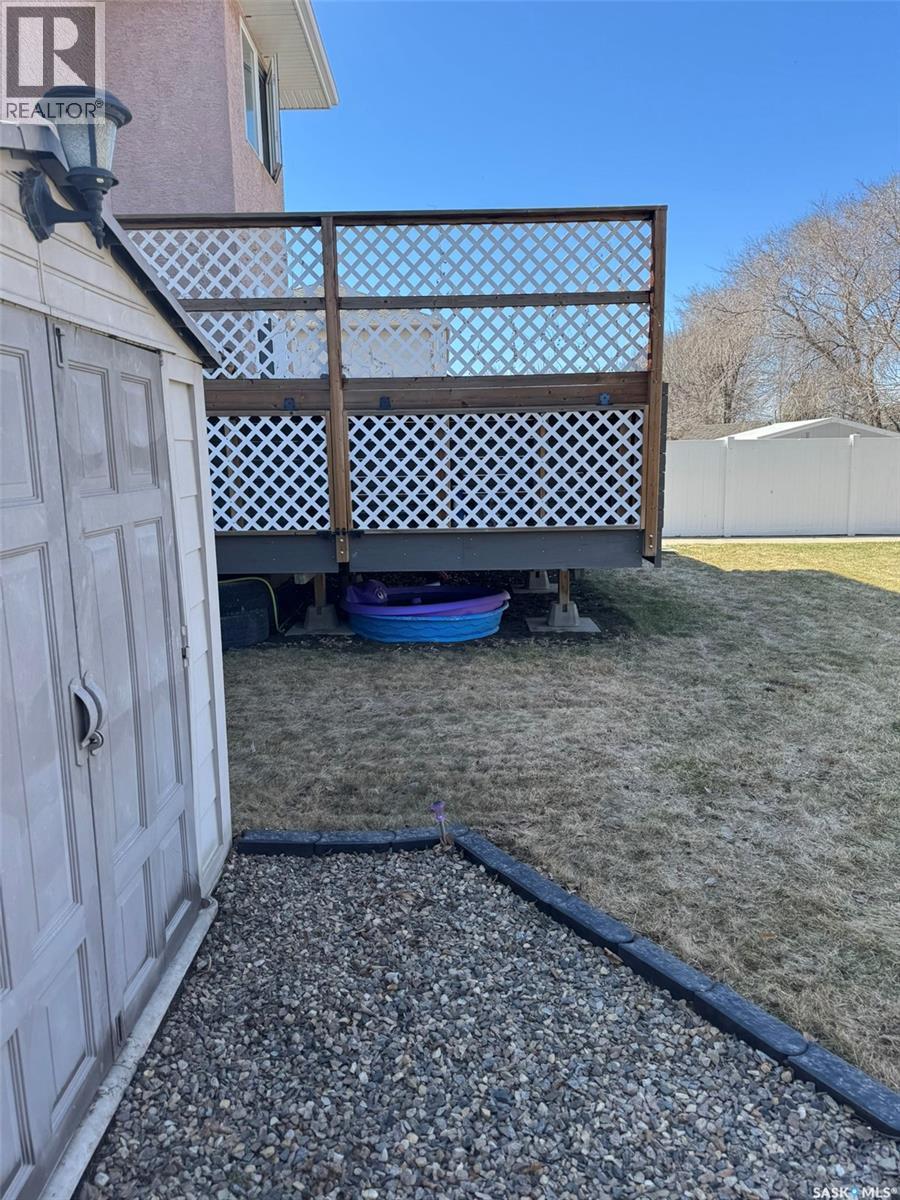 1160 Taisey Crescent, Estevan, Saskatchewan  S4A 2T6 - Photo 54 - SK033635