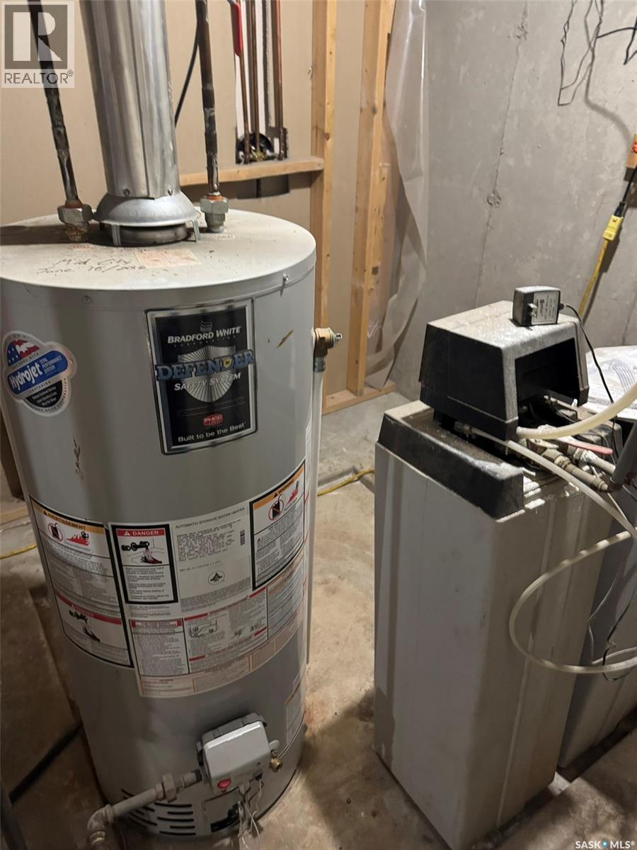 1160 Taisey Crescent, Estevan, Saskatchewan  S4A 2T6 - Photo 46 - SK033635