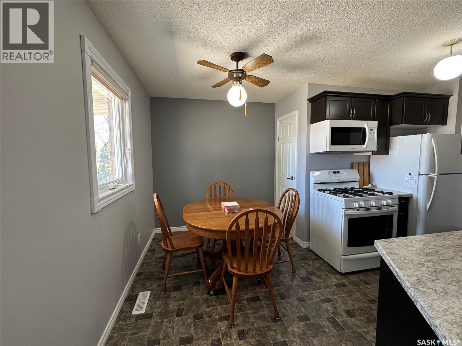 1915 7th Avenue E, Regina, Saskatchewan  S4N 4M7 - Photo 12 - SK033639