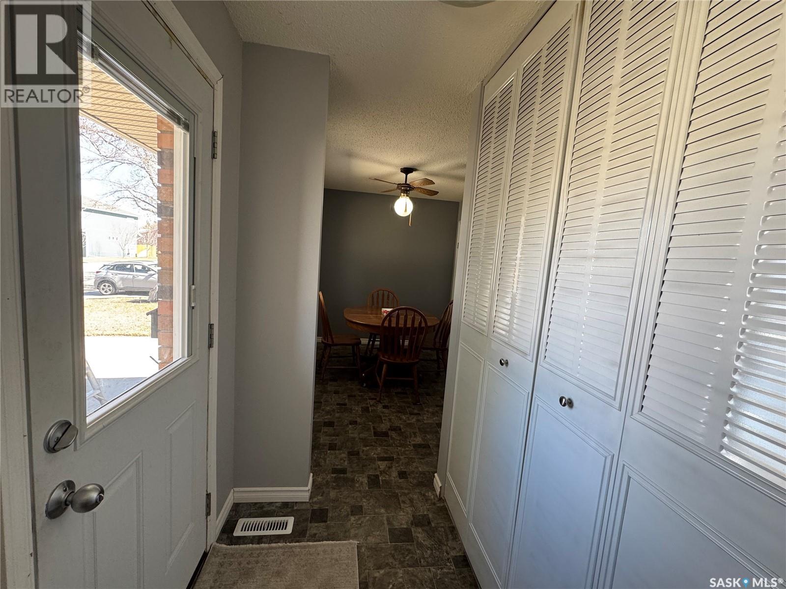 1915 7th Avenue E, Regina, Saskatchewan  S4N 4M7 - Photo 22 - SK033639