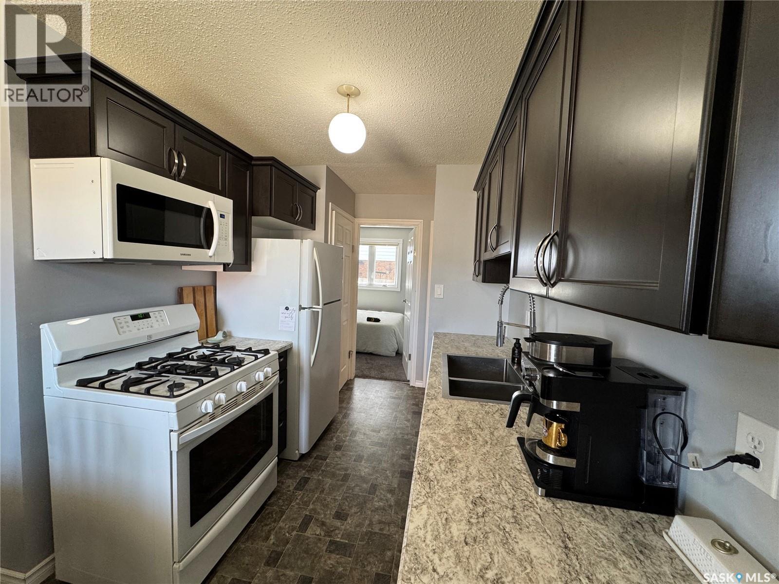 1915 7th Avenue E, Regina, Saskatchewan  S4N 4M7 - Photo 7 - SK033639