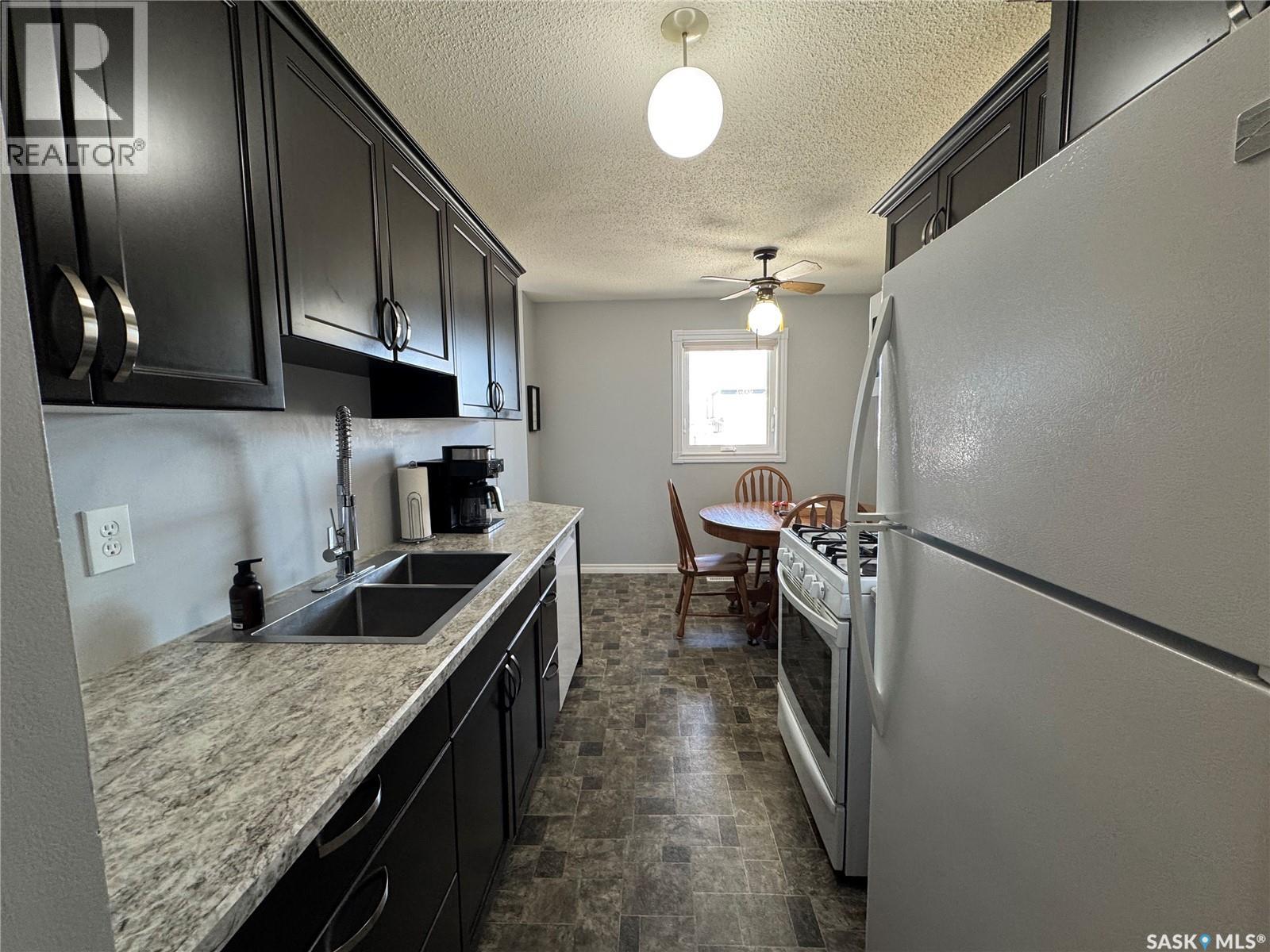 1915 7th Avenue E, Regina, Saskatchewan  S4N 4M7 - Photo 9 - SK033639