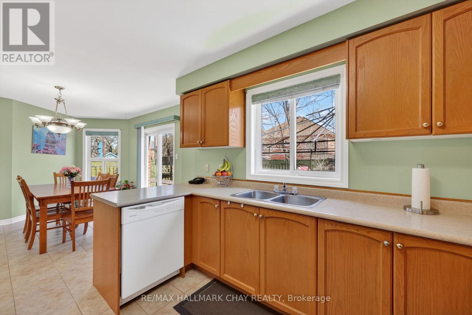 67 Livia Herman Way, Barrie, Ontario  L4M 6X2 - Photo 10 - S13027880