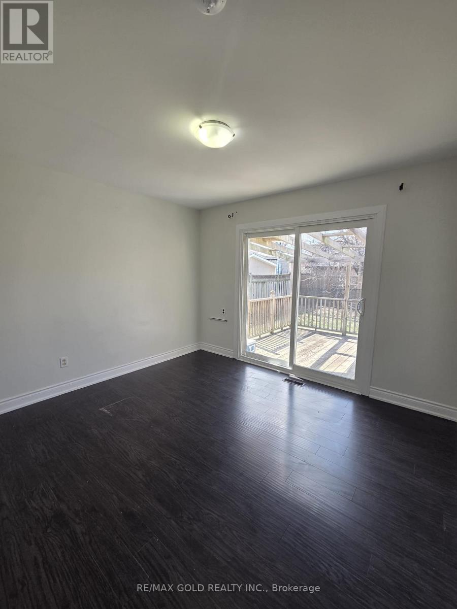 42 Danesbury Crescent, Brampton, Ontario  L6T 1T3 - Photo 4 - W12902668