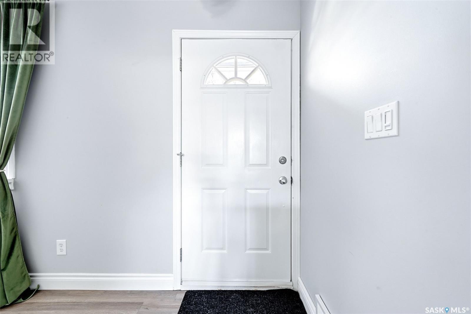 3039 Assiniboine Avenue, Regina, Saskatchewan  S4S 1E2 - Photo 3 - SK033659