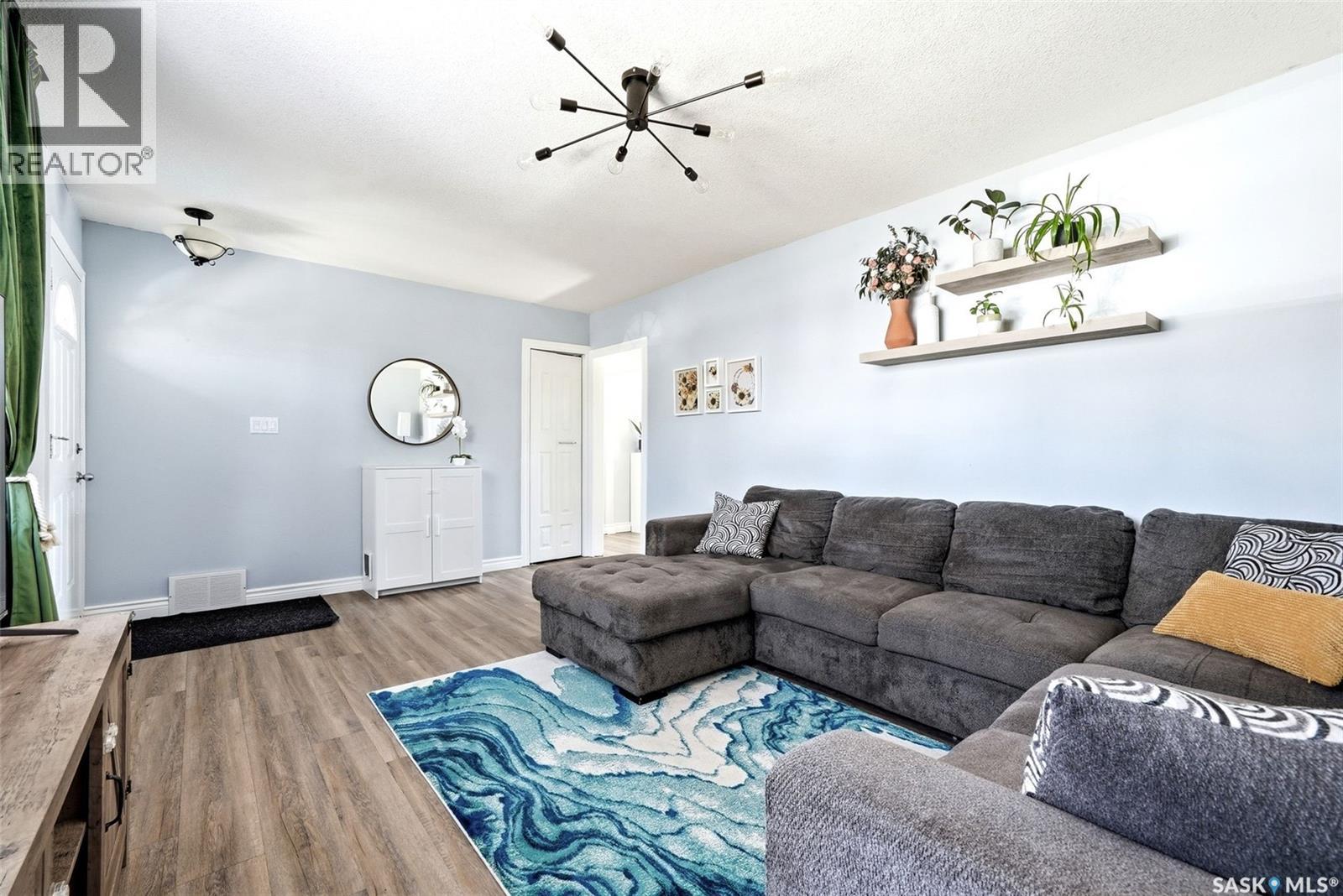 3039 Assiniboine Avenue, Regina, Saskatchewan  S4S 1E2 - Photo 5 - SK033659