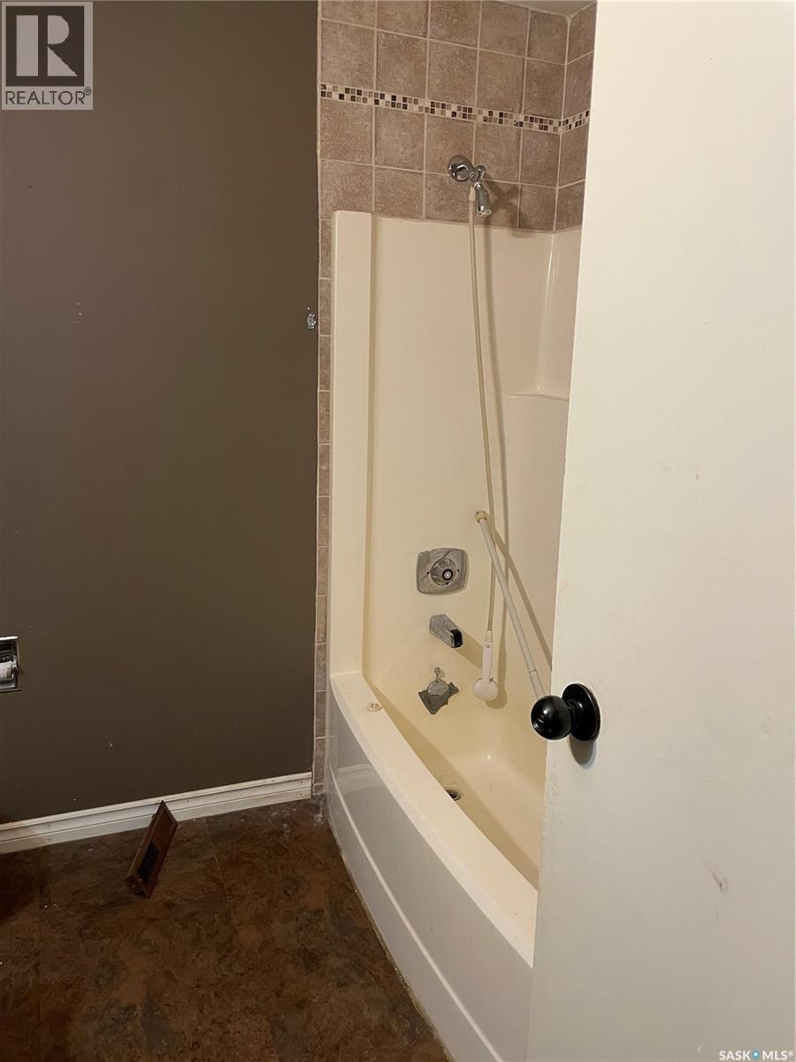 137 1st Street W, Pierceland, Saskatchewan  S0M 2K0 - Photo 14 - SK033581