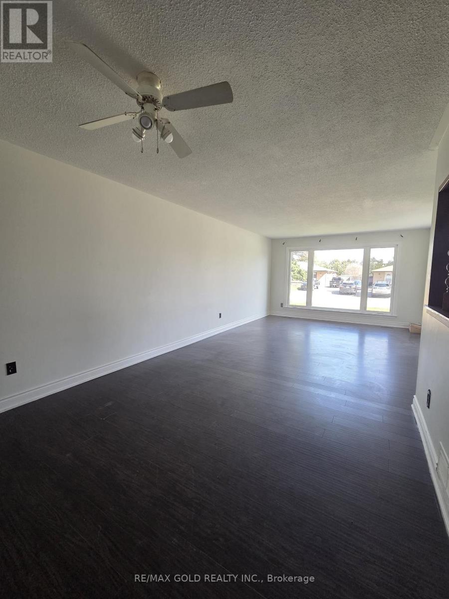 42 Danesbury Crescent, Brampton, Ontario  L6T 1T3 - Photo 2 - W12902668