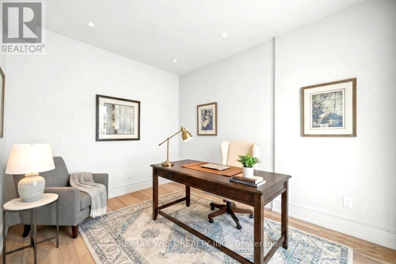 2267 Fifth Line W, Mississauga, Ontario  L5K 1V7 - Photo 3 - W13029272