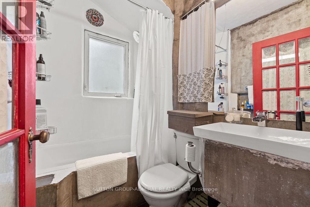 40 Claremont Street, Toronto, Ontario  M6J 2M5 - Photo 24 - C13030712