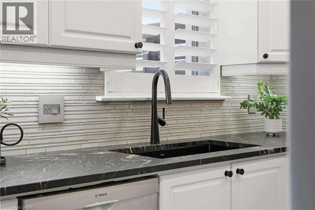 663 Mullin Way, Burlington, Ontario  L7L 4J6 - Photo 19 - 40823251