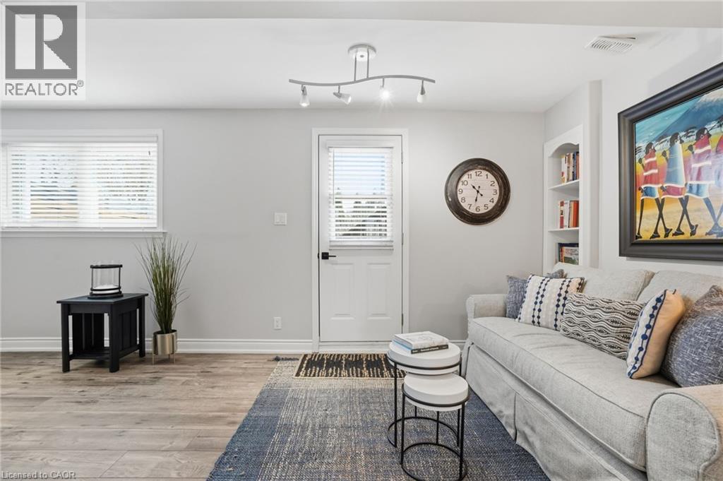 663 Mullin Way, Burlington, Ontario  L7L 4J6 - Photo 7 - 40823251