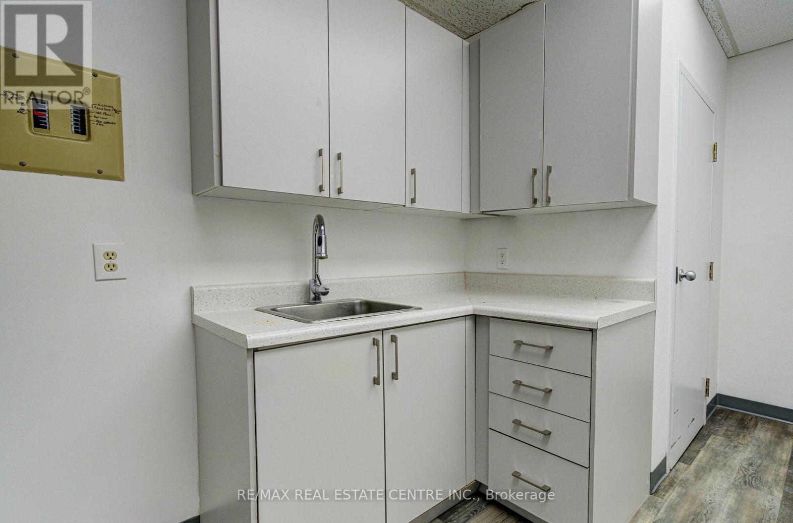 L10 - 15 Elizabeth Street, Orangeville, Ontario  L9W 3X3 - Photo 33 - W13022080