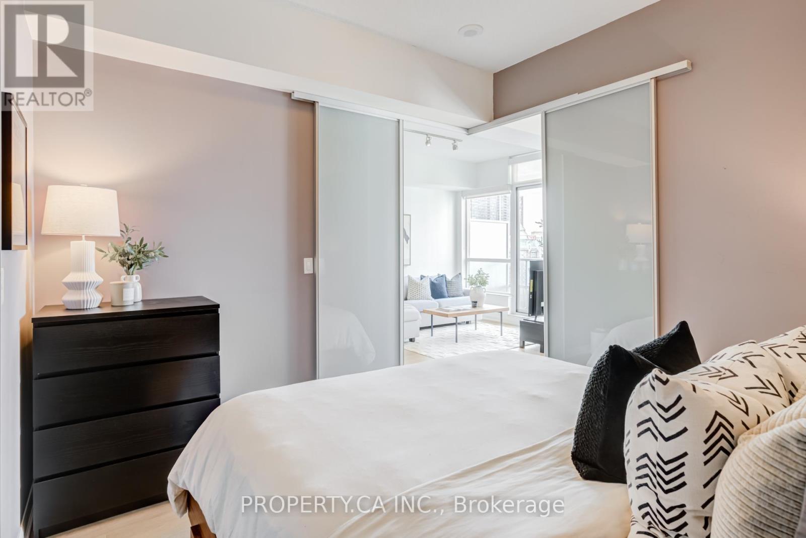 2202 - 500 Sherbourne Street, Toronto, Ontario  M4X 1L1 - Photo 13 - C13030844