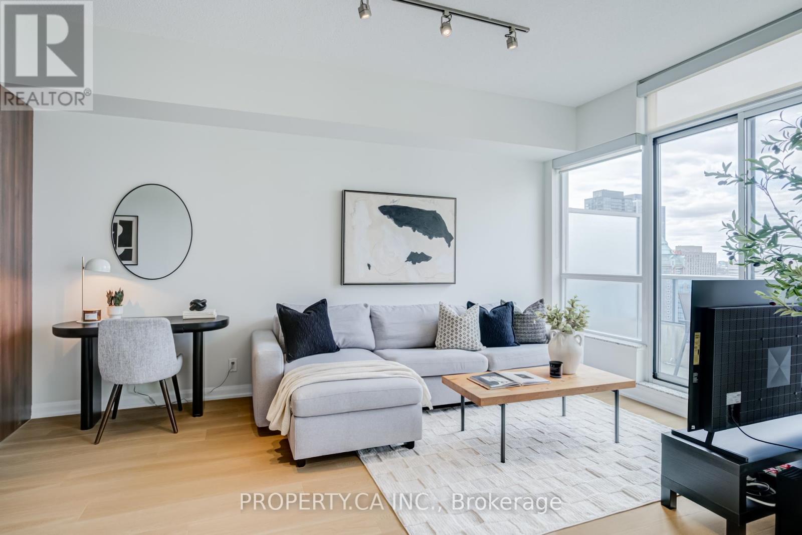 2202 - 500 Sherbourne Street, Toronto, Ontario  M4X 1L1 - Photo 2 - C13030844