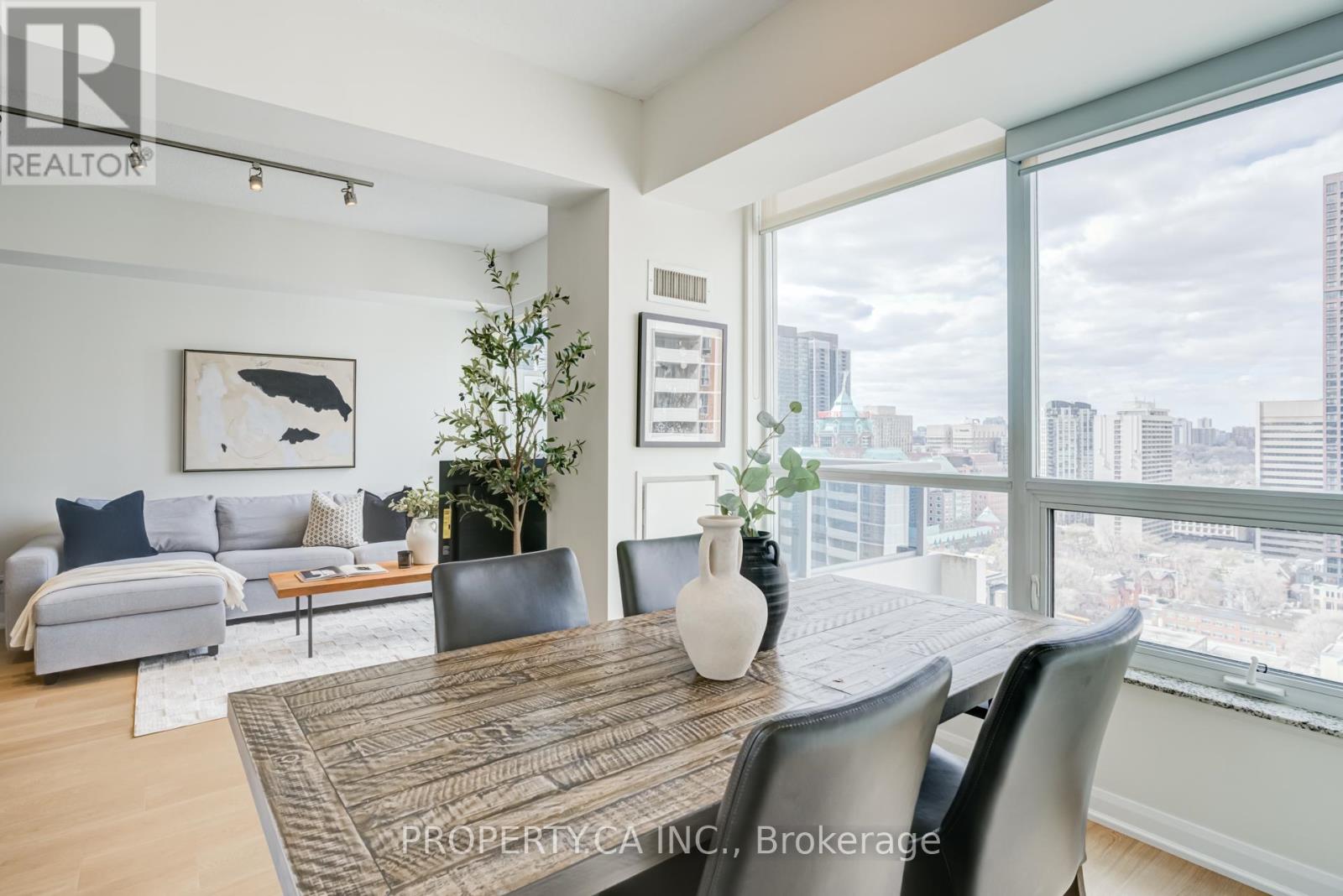 2202 - 500 Sherbourne Street, Toronto, Ontario  M4X 1L1 - Photo 4 - C13030844