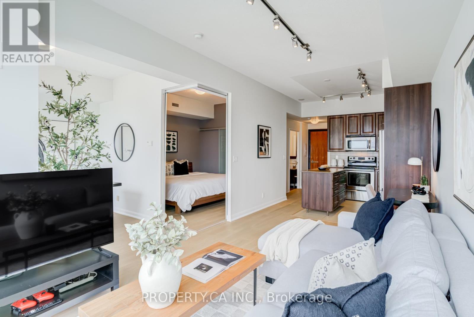 2202 - 500 Sherbourne Street, Toronto, Ontario  M4X 1L1 - Photo 7 - C13030844