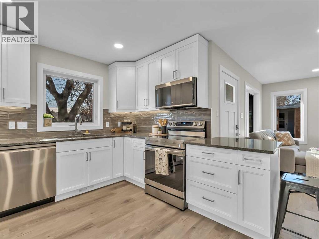 216 2 Street NW, Medicine Hat, Alberta  T1A 6J5 - Photo 14 - A2283269