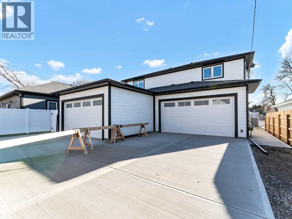 216 2 Street NW, Medicine Hat, Alberta  T1A 6J5 - Photo 41 - A2283269