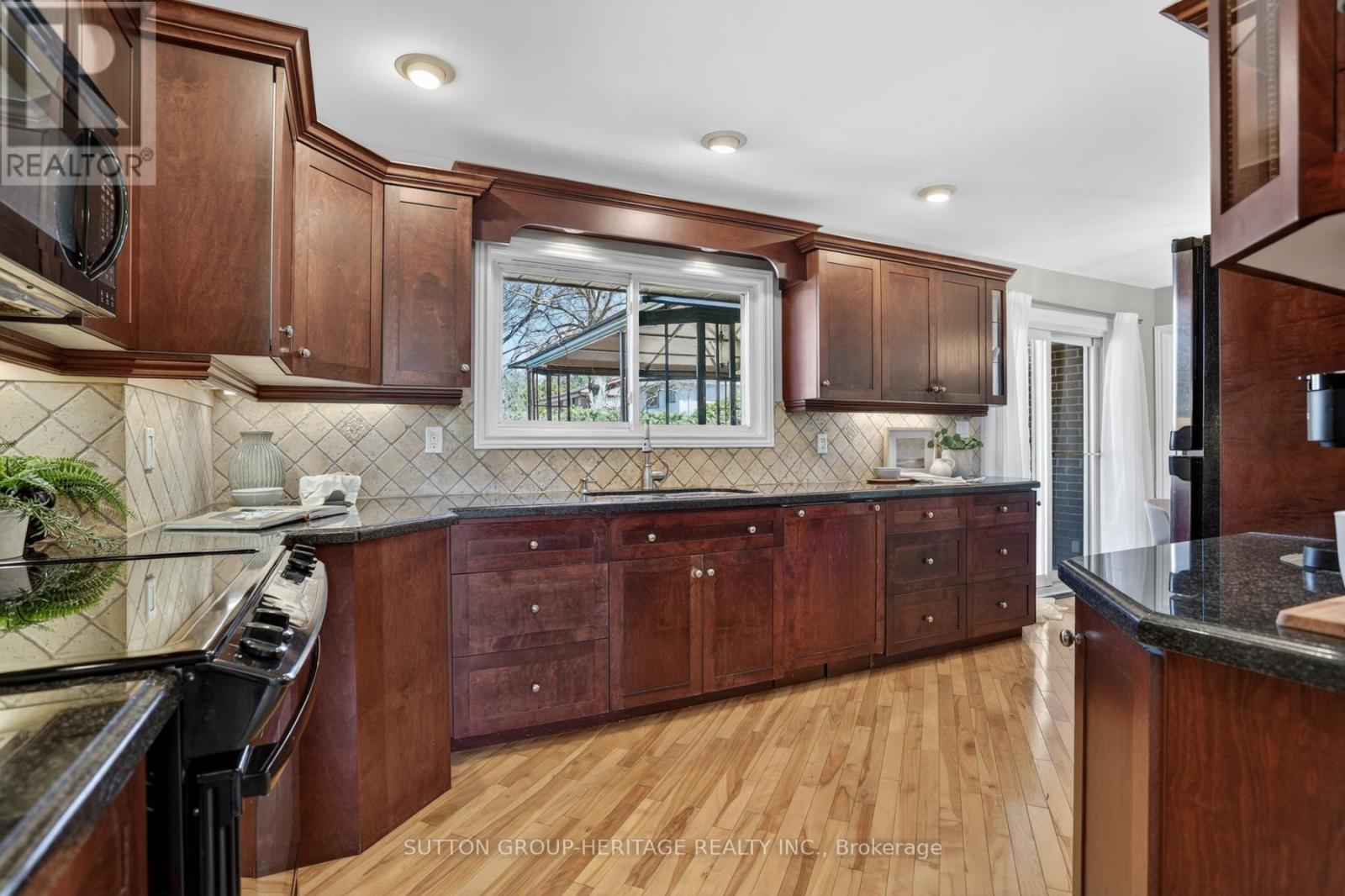 859 Westdale Street, Oshawa, Ontario  L1J 5C2 - Photo 12 - E13030832