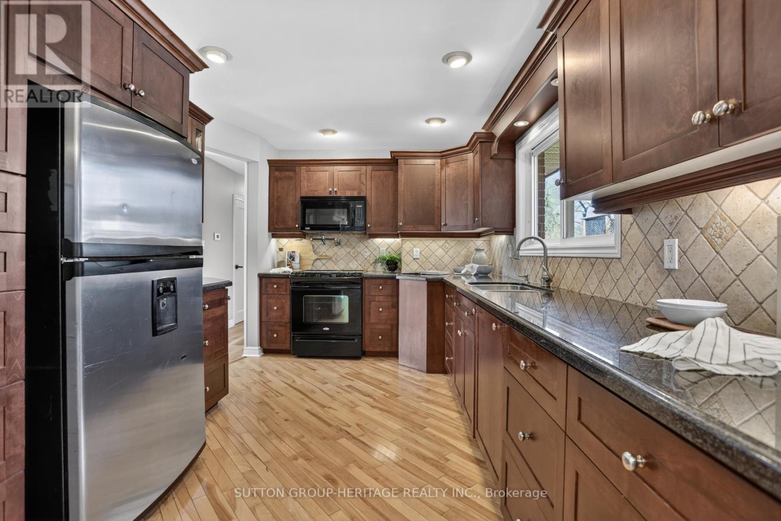 859 Westdale Street, Oshawa, Ontario  L1J 5C2 - Photo 15 - E13030832