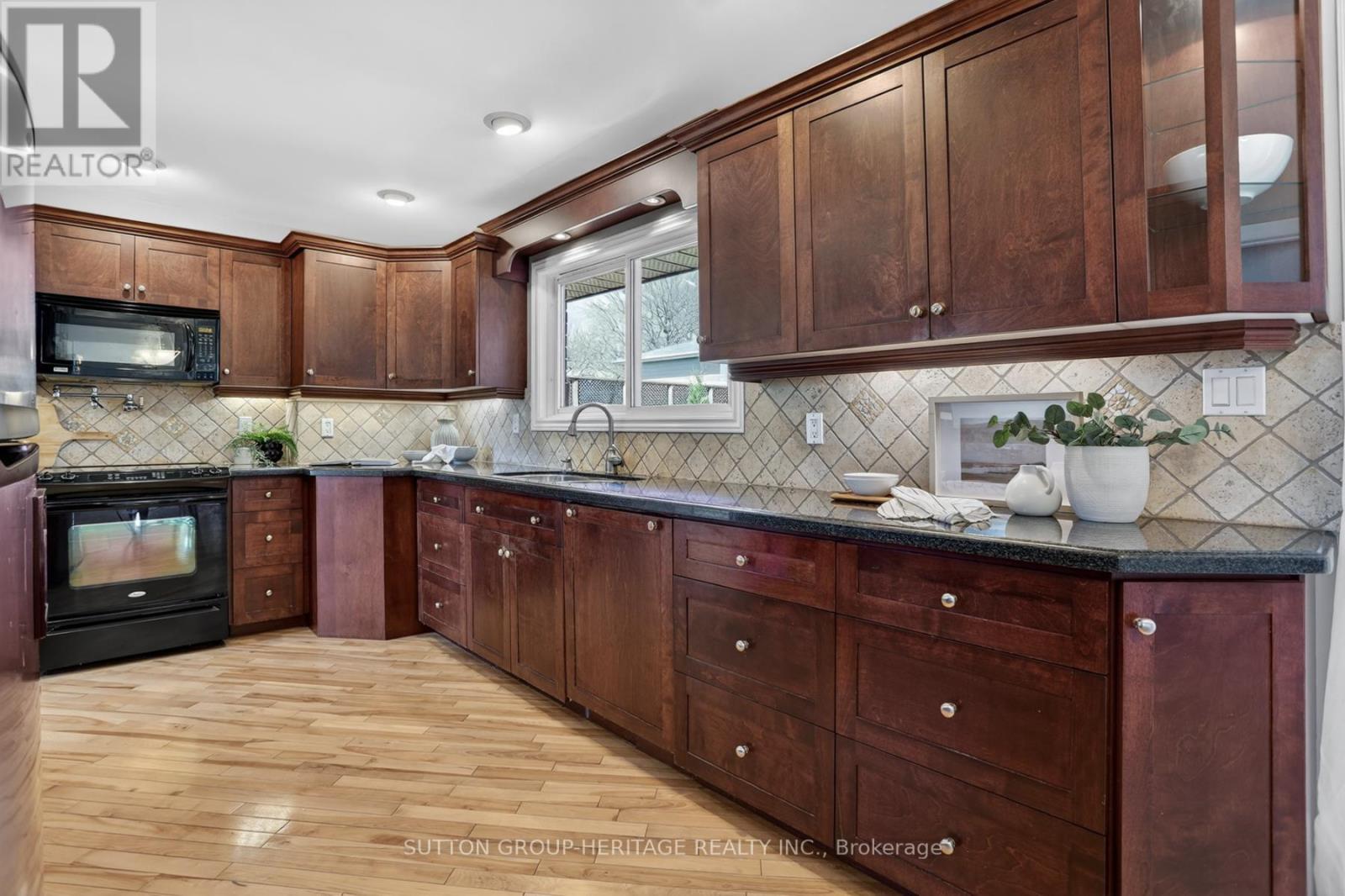 859 Westdale Street, Oshawa, Ontario  L1J 5C2 - Photo 16 - E13030832