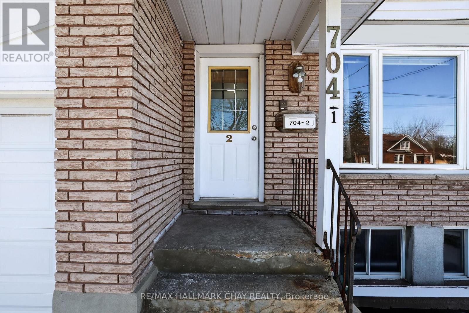 704 Brock Street S, Whitby, Ontario  L1N 4L2 - Photo 3 - E13030888