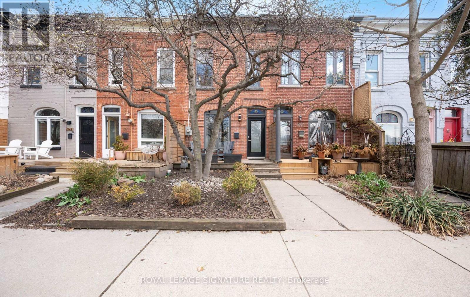 259 Booth Avenue, Toronto, Ontario  M4M 2M7 - Photo 2 - E13031028