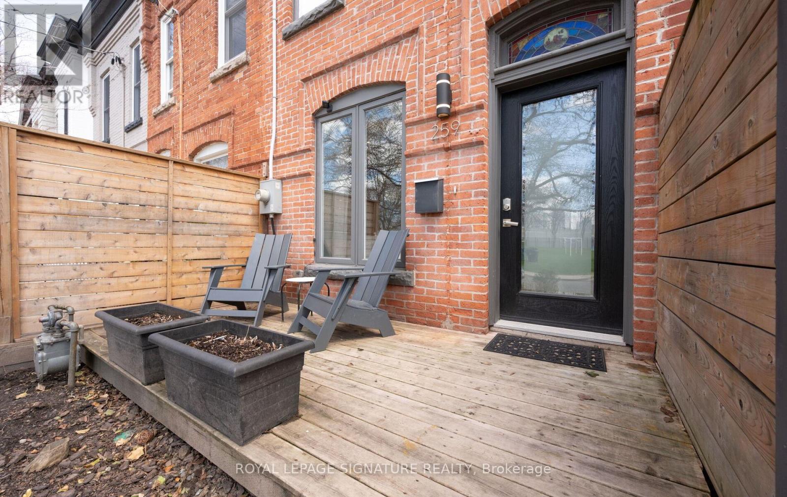 259 Booth Avenue, Toronto, Ontario  M4M 2M7 - Photo 3 - E13031028