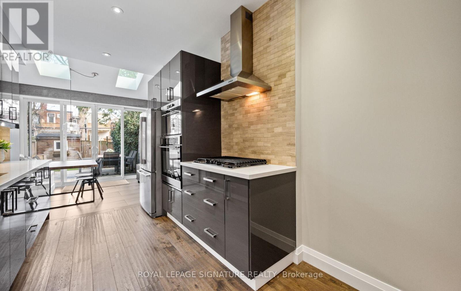 259 Booth Avenue, Toronto, Ontario  M4M 2M7 - Photo 9 - E13031028