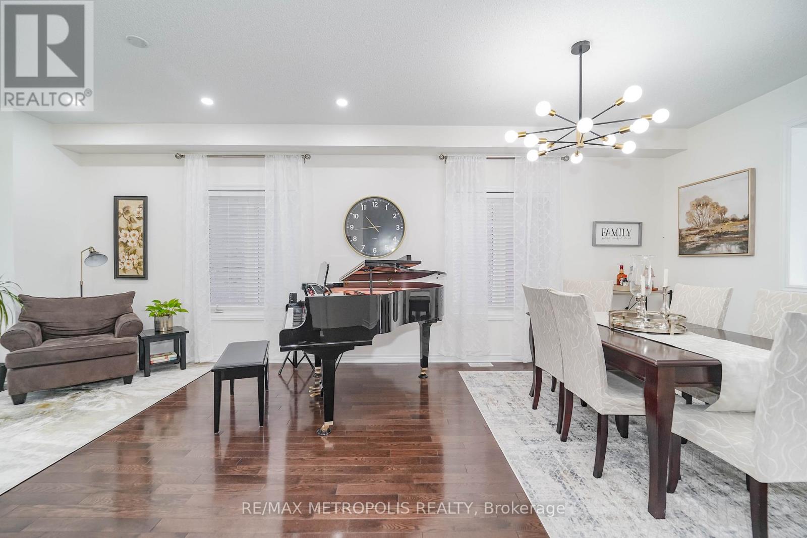 82 Mcroberts Crescent, Clarington, Ontario  L1E 0H4 - Photo 10 - E13031078