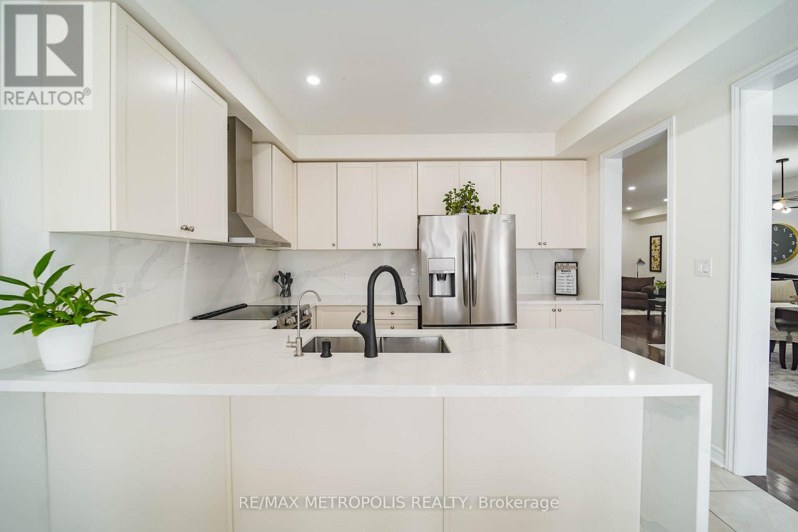 82 Mcroberts Crescent, Clarington, Ontario  L1E 0H4 - Photo 12 - E13031078