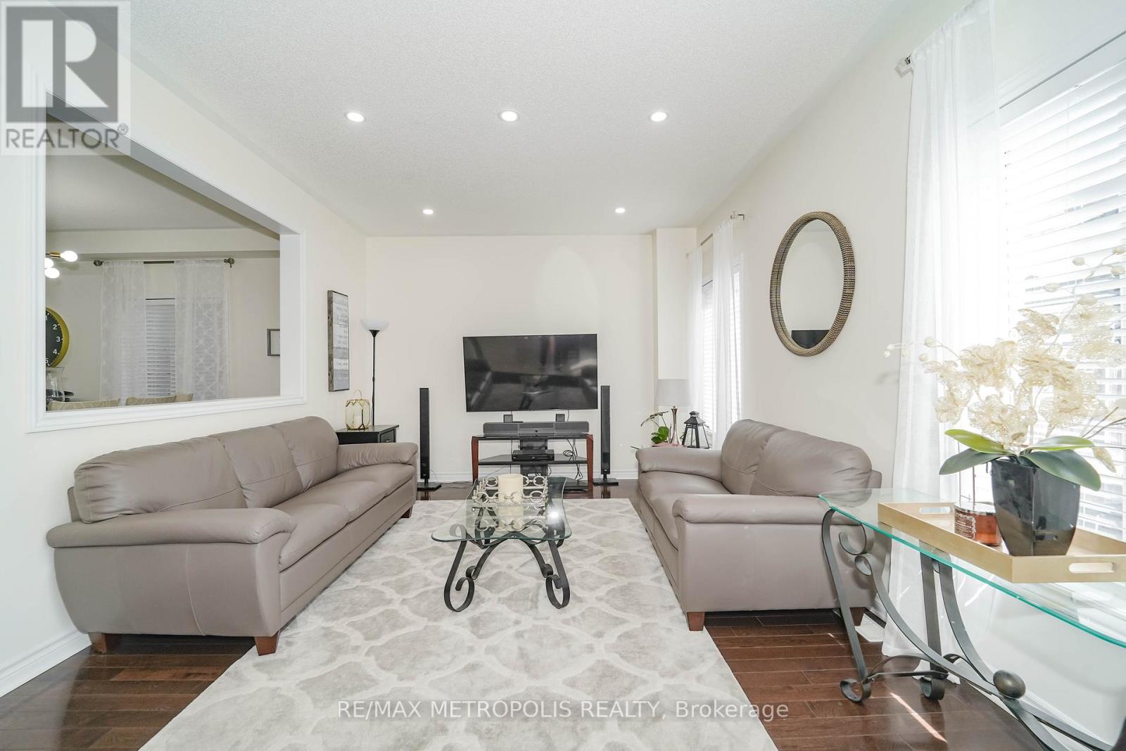 82 Mcroberts Crescent, Clarington, Ontario  L1E 0H4 - Photo 17 - E13031078